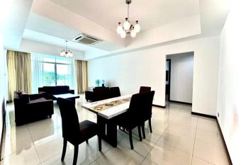 Bay Resort Condominium 3-bedrooms with Swimming Pool near the Seaside has Balcony rooms