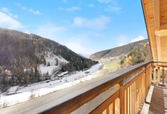 T  niglerhof Apt Morgensonne has Balcony rooms