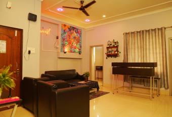Fareast Address, Luxury 3bhk Homestay has Smoking/Balcony rooms