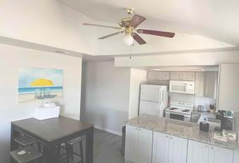 MySunsetView A 2bed 2bath Patio IntraCoastal View has Balcony rooms