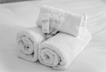 *disneyland-Paris* 2pers,Love room allows 18 year olds to book a room