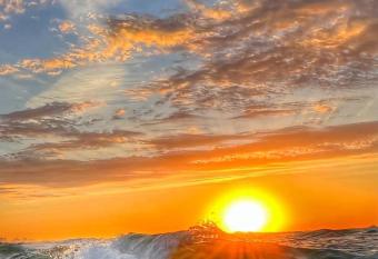 5 Star Resort 6th fl 2BR 2 BATH King Suite Shuttle Pools, restaurants & more has rooms with a private hot tub