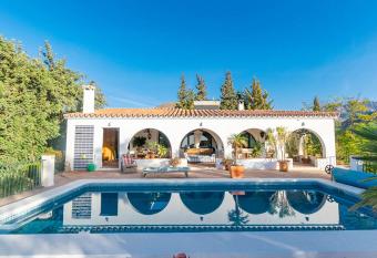 Cortijo Algarrobo has Balcony rooms