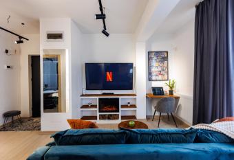 Touchdown Apartment near Bucharest Airport has Balcony rooms