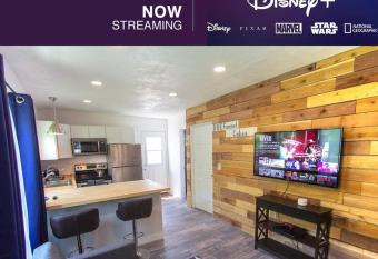 Newly Remodeled Quaint Corpus Christi Guest House allows 18 year olds to book a room