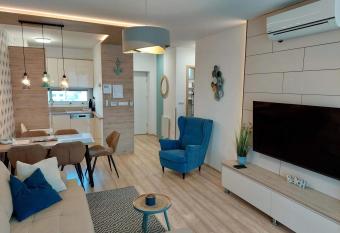 KRISTALL HOME APARTMAN # FONY  D has Balcony rooms