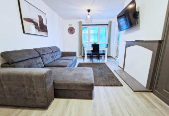 3 Bedroom Apartment near Broad Street and Fiveways has Balcony rooms