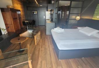 Vision Executive Premium VI allows 18 year olds to book a room