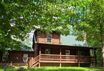 Ridgetop Cabin has Balcony rooms