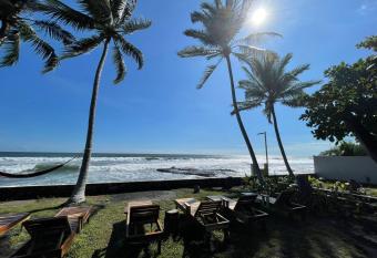 LOOKING2GOOD has Balcony rooms