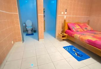 Studio     Ti Thon     avec vu magnifique sur la Montagne du Vauclin has Balcony rooms