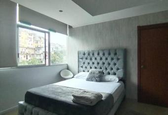 Habitaci  n riverfront Puerto Santa Ana has rooms with a private hot tub