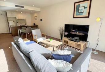 Bright in Braddon! 1 bd 1bth Apt has Balcony rooms