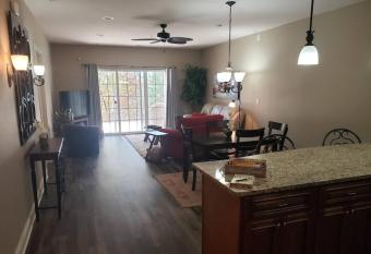 Beautifull Ground Floor Two Bedroom, Two Bath Condo. Near Golf and Branson RecPlex. Awesome!! has Balcony rooms