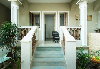 hidden JOLENE S allows 18 year olds to book a room