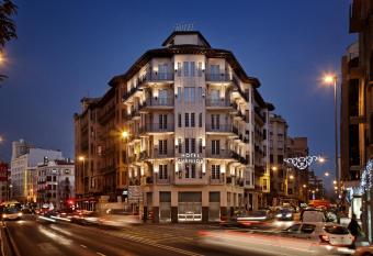 Hotel Avenida allows 18 year olds to book a room