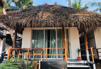 Agonda Beach Chalets allows 18 year olds to book a room