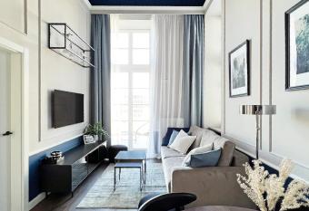 AboutArtApartments - By the river has Balcony rooms