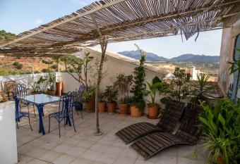 La Bermeja has Balcony rooms