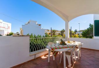 Villino delle Mimose has Smoking/Balcony rooms