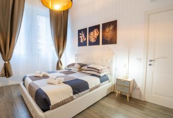 Nord Milano Luxury Apartments has Balcony rooms