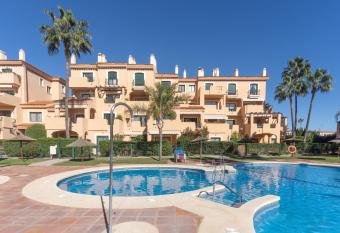 La Almadraba 123 Duquesa has Balcony rooms