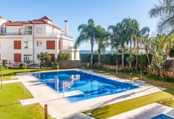 Jardines del Mar has Balcony rooms