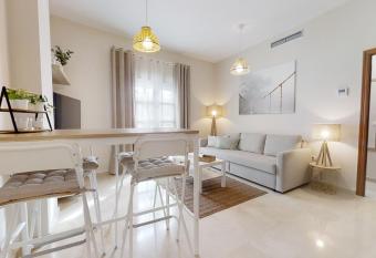 C  ntrico Tranquilo Dise  o Moderno has Balcony rooms