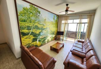 Apartamento 3 quartos , vista ao mar, Pitangueiras , 8 pessoas , 50 metros do mar has Smoking/Balcony rooms