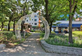 Dalseo Property allows 18 year olds to book a room