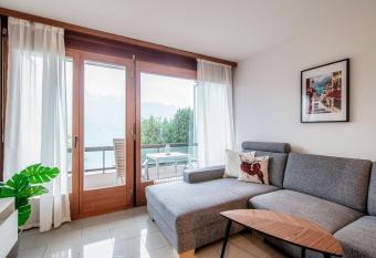 Isabella Apartment Lake View has Balcony rooms