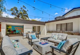 7BR - Jade Mountain Manor has rooms with a private hot tub