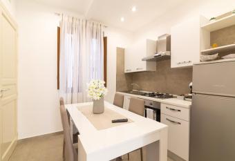 Casa dei sogni 1 has Balcony rooms