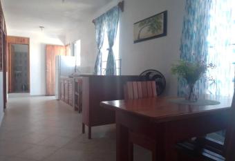 Apartamento tranquilo y acogedor cerca del centro allows 18 year olds to book a room