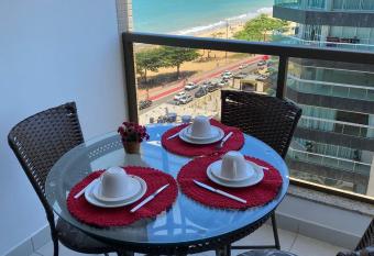 Apartamento mobiliado e funcional com vista para o mar da praia de itaparica has Balcony rooms
