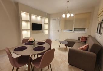 Ma Maison has Balcony rooms