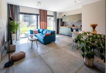 Apartament Zakatek z ogrodkiem i miejscem w garazu podziemnym allows 18 year olds to book a room