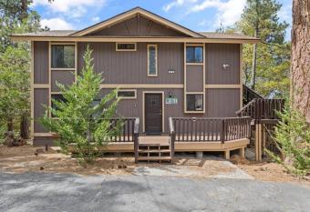 A Place to Go Cabin w/ Modern Amenities Central to Ski+Lake allows 18 year olds to book a room