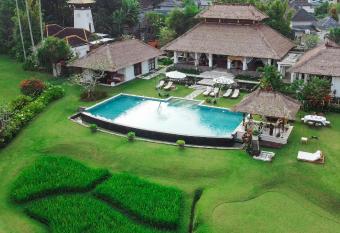The Lotus Residence has Smoking/Balcony rooms