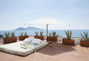 Villa Bianca has Balcony rooms