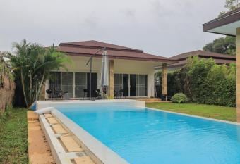 Haleluya One Bedroom Share Pool Villa 3 allows 18 year olds to book a room