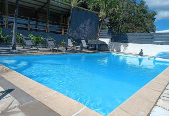 Villa Mercure 974 allows 18 year olds to book a room