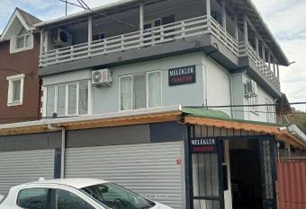 Melekler Pansiyon allows 18 year olds to book a room