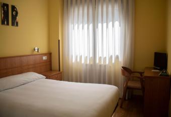 Hotel Alda Estaci  n Oviedo has Balcony rooms