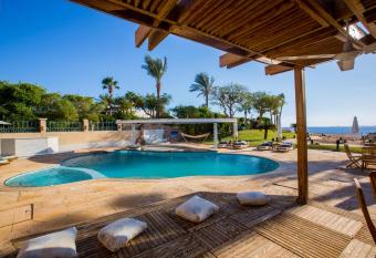 Ras Katy Sunset Views allows 18 year olds to book a room