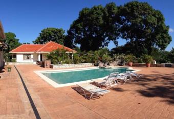 Beautiful Private villa set in 18 acres with pool has Balcony rooms