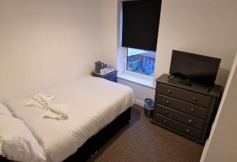 SELF CHECK IN APARTMENT DONCASTER allows 18 year olds to book a room