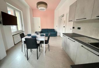 [Suite] 3 minutes from the Metro. Wi-fi - Netflix has Balcony rooms