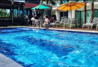 Pousada Antilope Negro allows 18 year olds to book a room