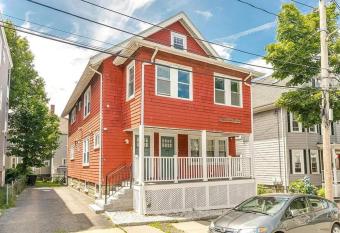 Renovated 4BR3BA Escape - Near Public Transportation has Balcony rooms